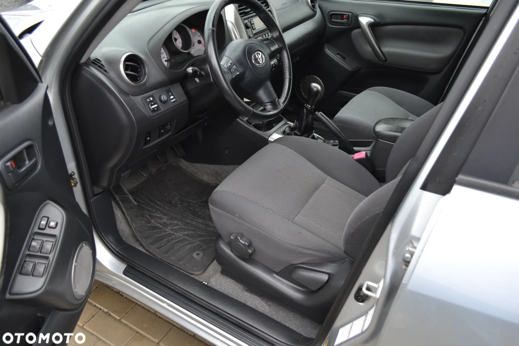Toyota RAV4 2.0 D-4D 4x4 - 17