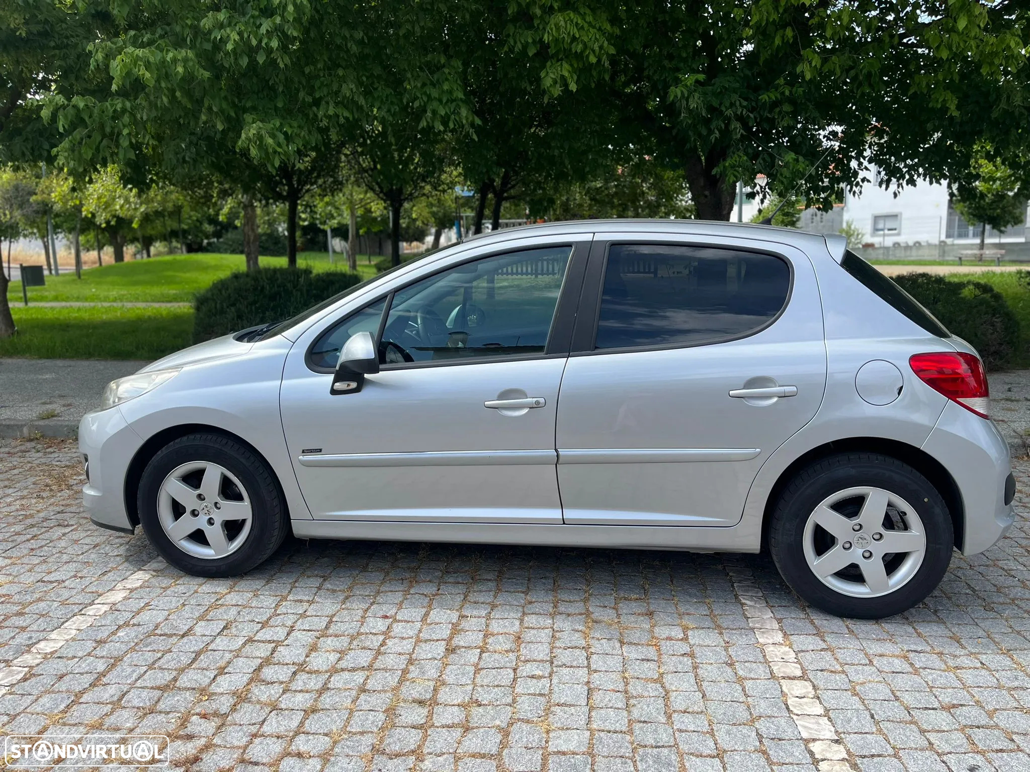 Peugeot 207 1.4 HDi SE Sportium - 4