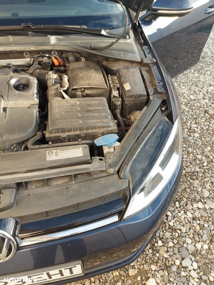 Volkswagen Golf 1.6 TDI BlueMotion Technology DSG Trendline - 24