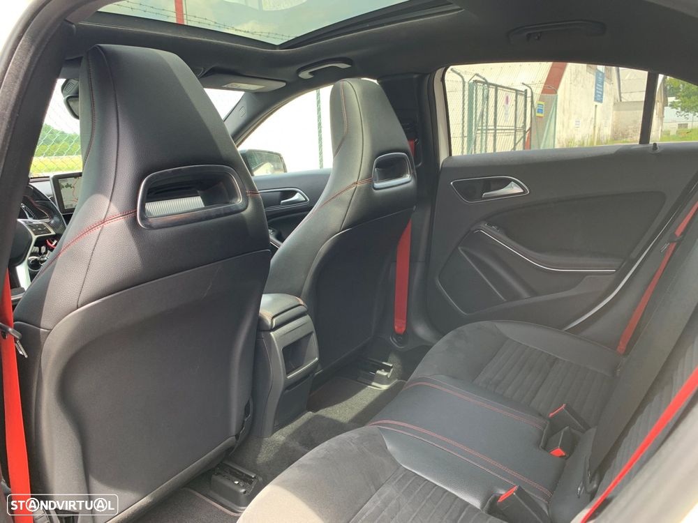 Mercedes-Benz A 45 AMG 4-Matic - 13
