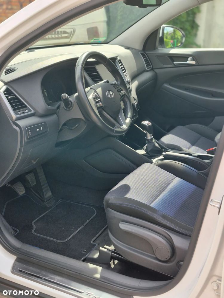 Hyundai Tucson 1.7 CRDI BlueDrive Comfort 2WD - 9