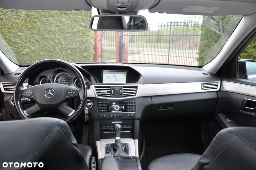 Mercedes-Benz Klasa E 250 CDI DPF BlueEFFICIENCY Automatik Avantgarde - 26