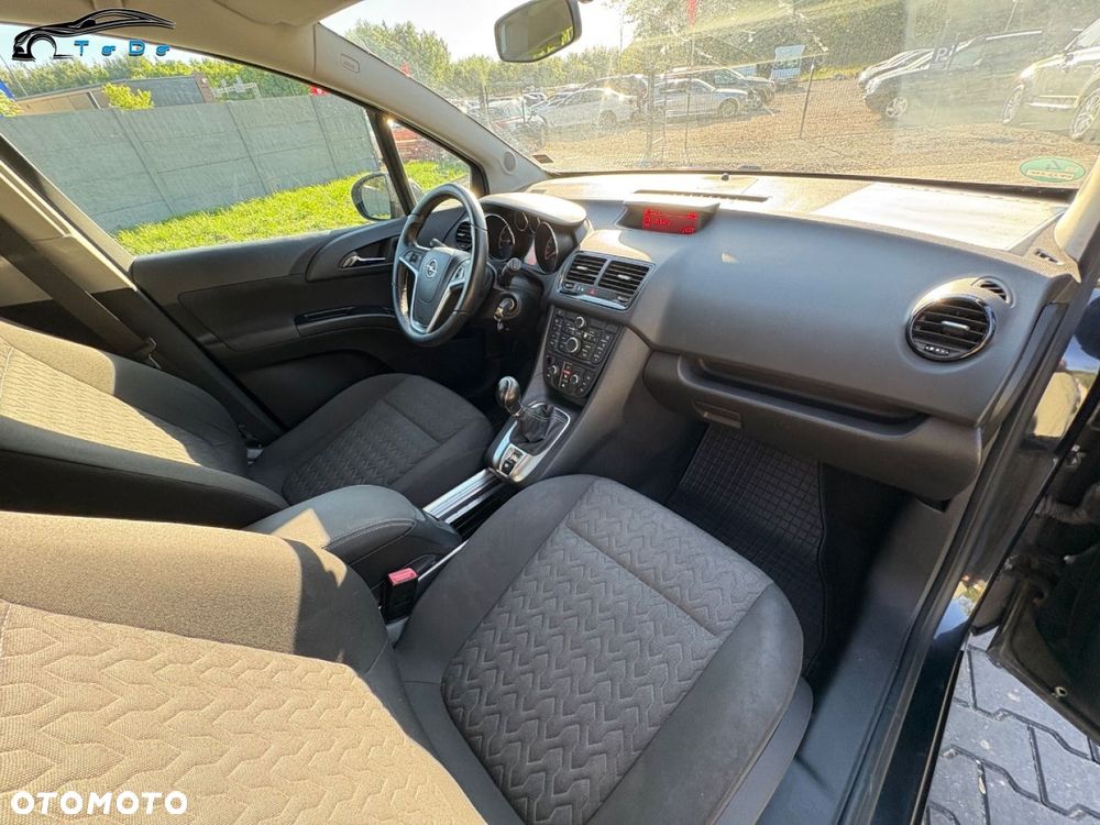 Opel Meriva 1.4 T Cosmo S&S - 33
