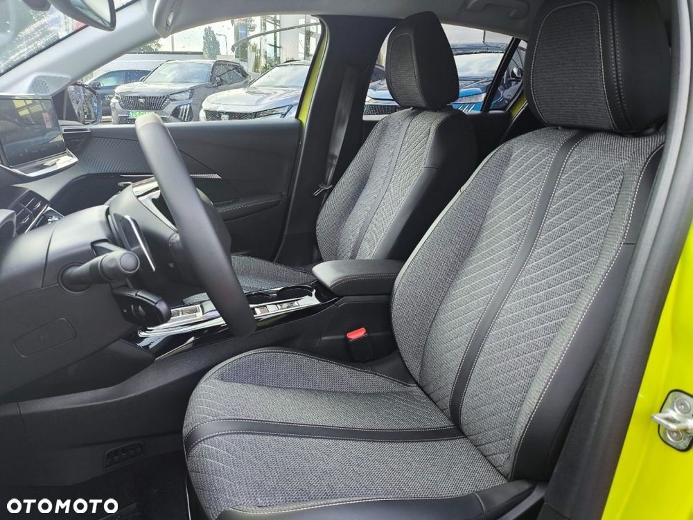 Peugeot 208 - 10