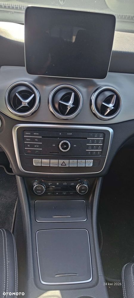 Mercedes-Benz GLA 200 7G-DCT - 8