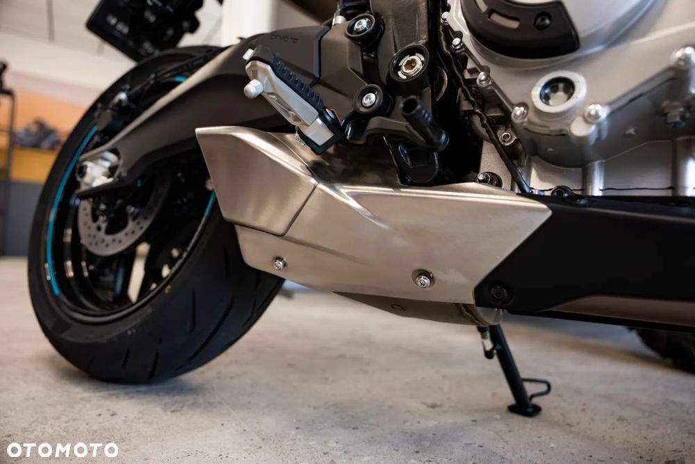 CFMoto NK - 17