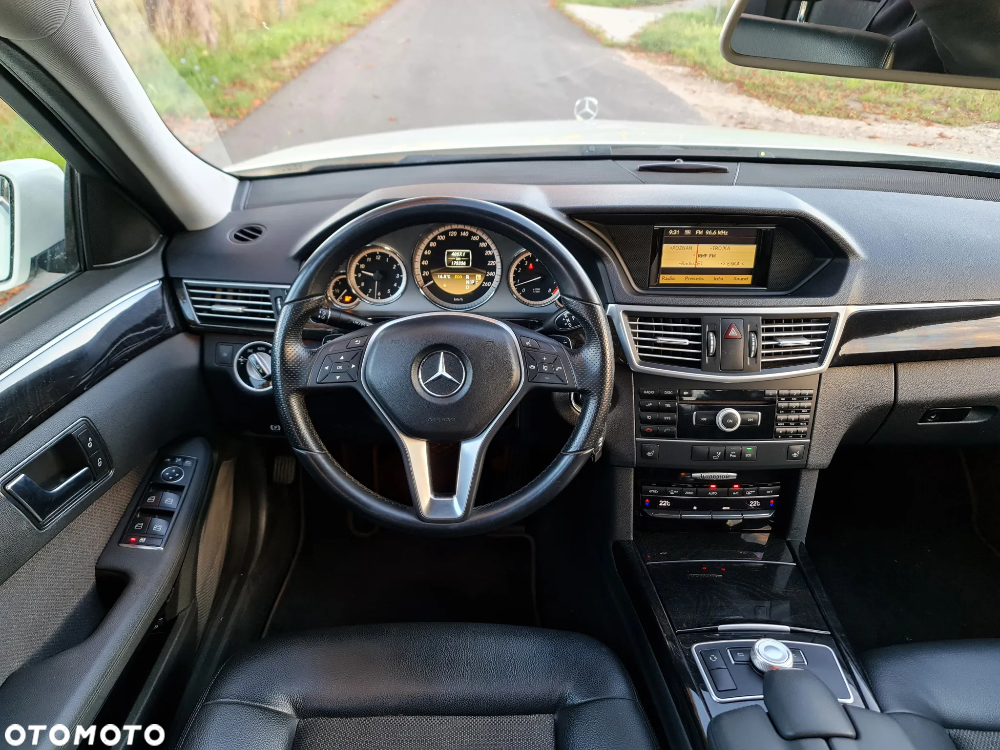 Mercedes-Benz Klasa E 200 CGI BlueEffICIENCY Avantgarde - 7