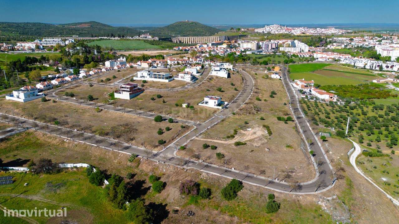 Lote 270m2 para moradia geminada dois pisos e cave em zona nobre da ci - Grande imagem: 3/6