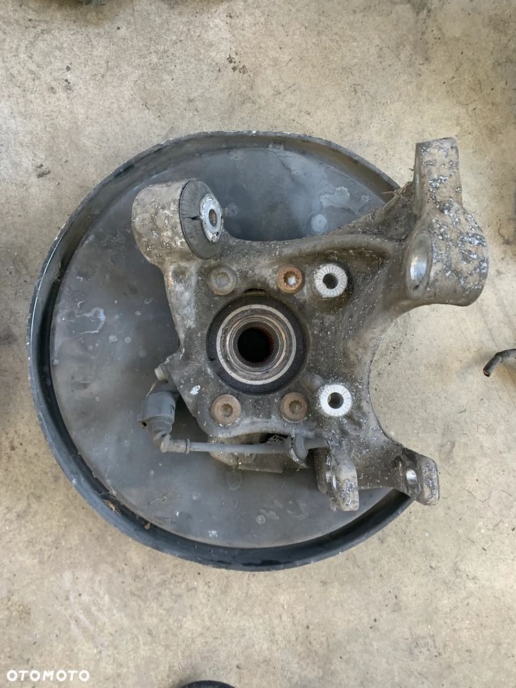 zwrotnica piasta lewa  tył quattro sedan A6 C6 3.0 TDI BMK - 2