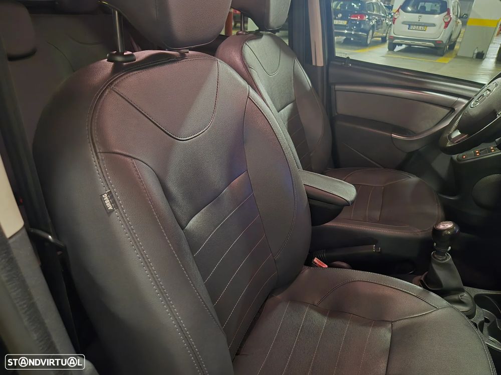 Dacia Duster 1.2 TCe Prestige - 36