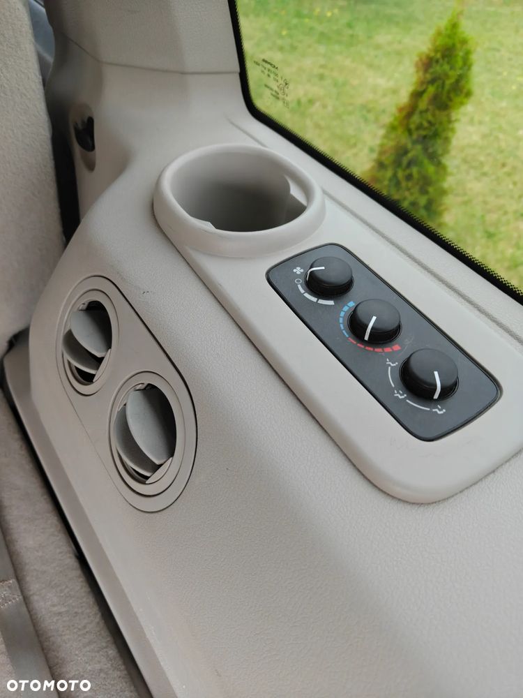 Jeep Commander 5.7 V8 Overland - 13