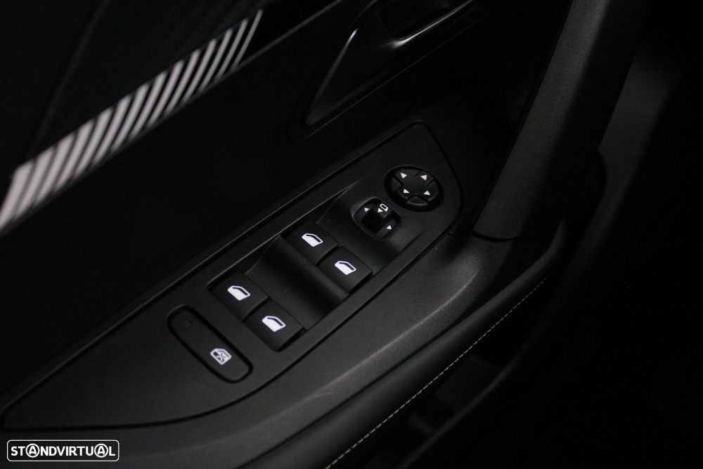 Peugeot e-2008 54 kWh Allure - 30
