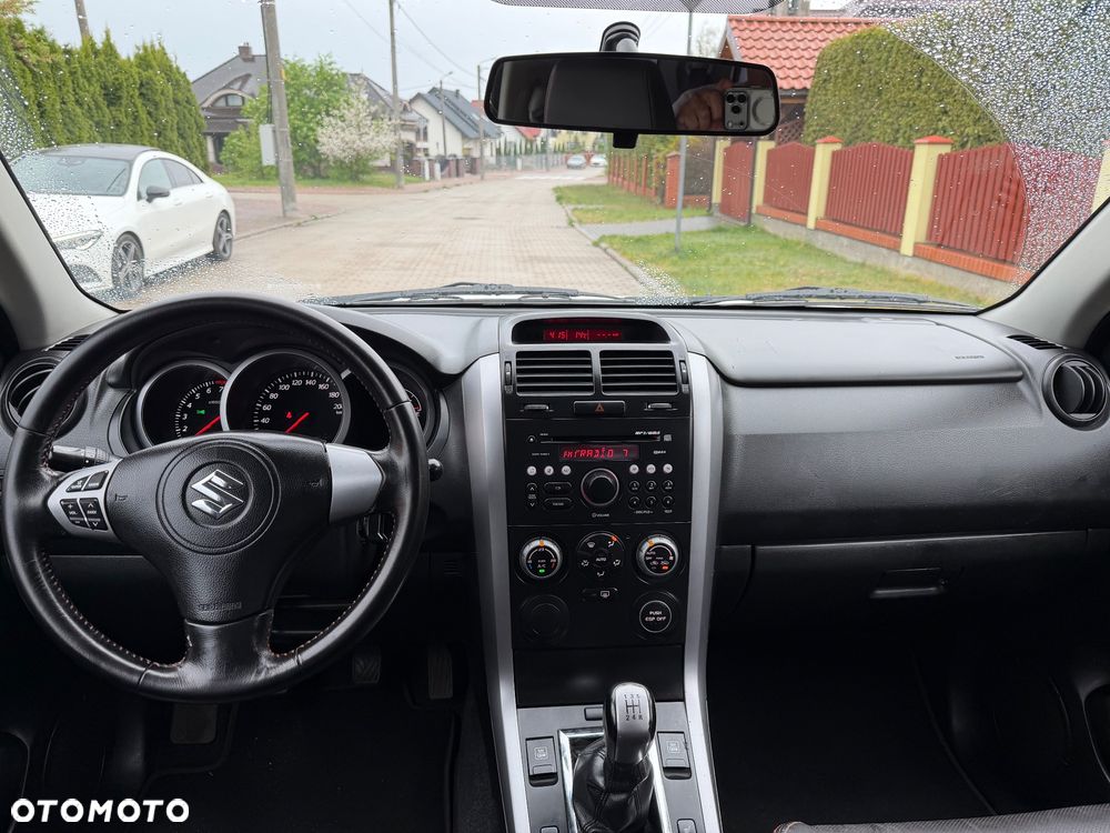 Suzuki Grand Vitara 1.6 Black&White - 26