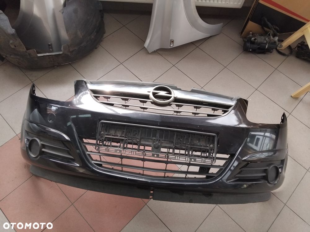 Opel Corsa D 06-  zderzak przedni czarny kolor kod Z20R - 2