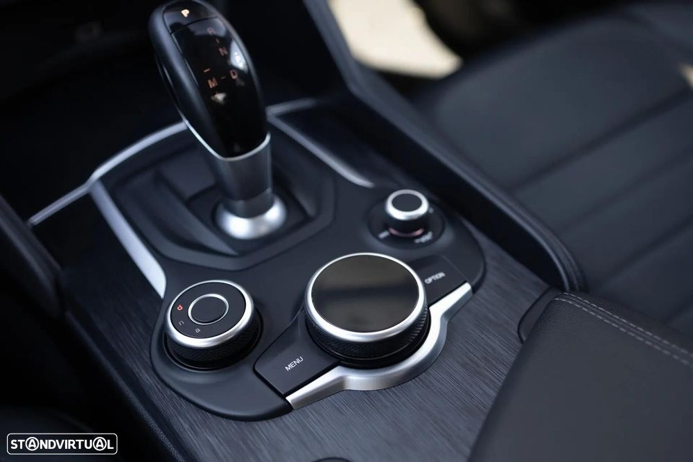 Alfa Romeo Giulia 2.2 D Super AT8 - 9