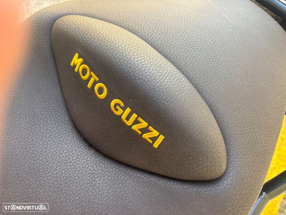 Moto Guzzi V85 TT Centenário - 10