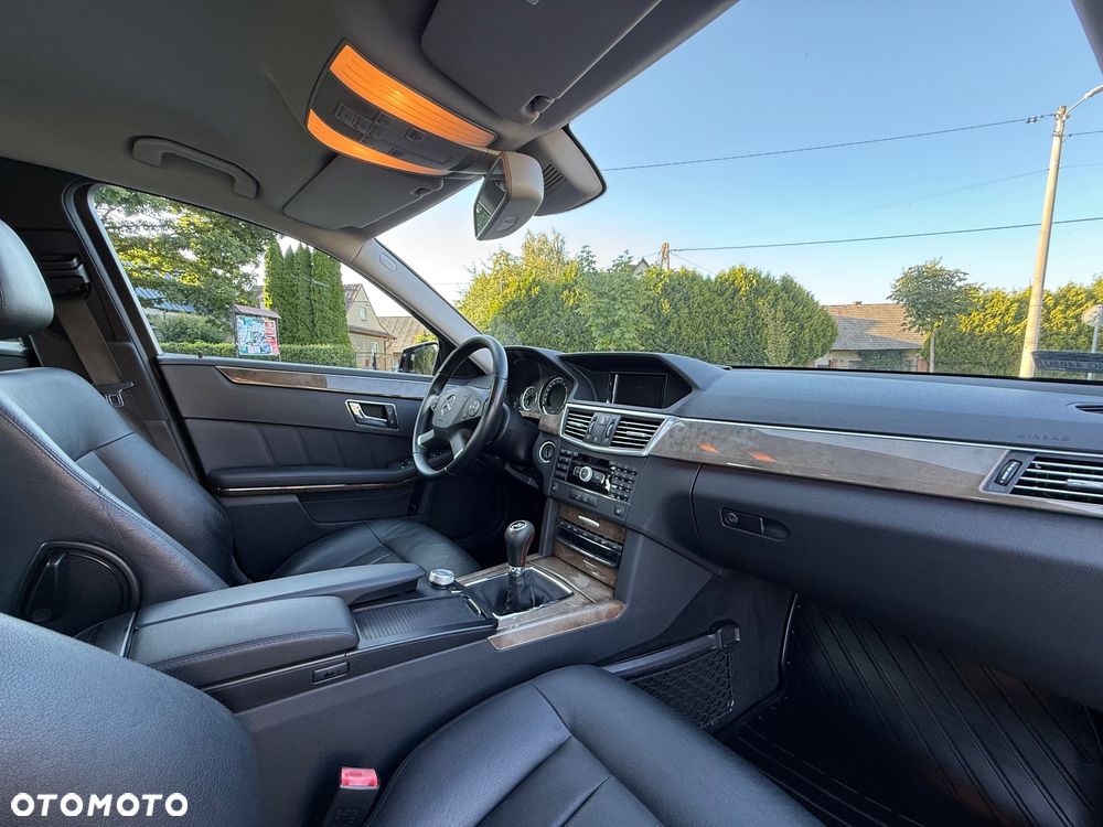 Mercedes-Benz Klasa E 250 CDI BlueEff Elegance - 28
