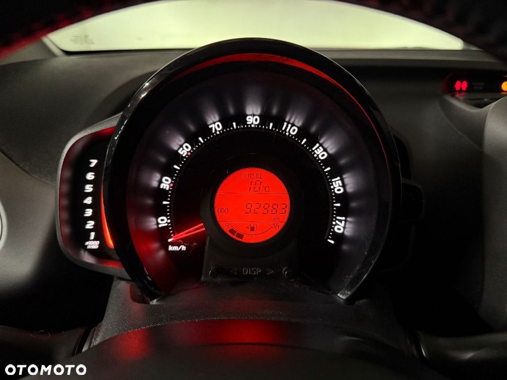 Toyota Aygo x-play connect - 22