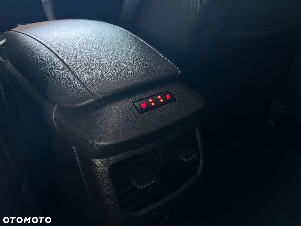 Ford Mondeo 2.0 EcoBlue Titanium - 35