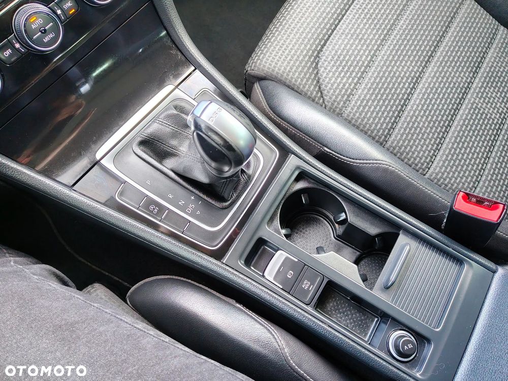 Volkswagen Golf 1.4 TSI BMT Highline DSG - 21
