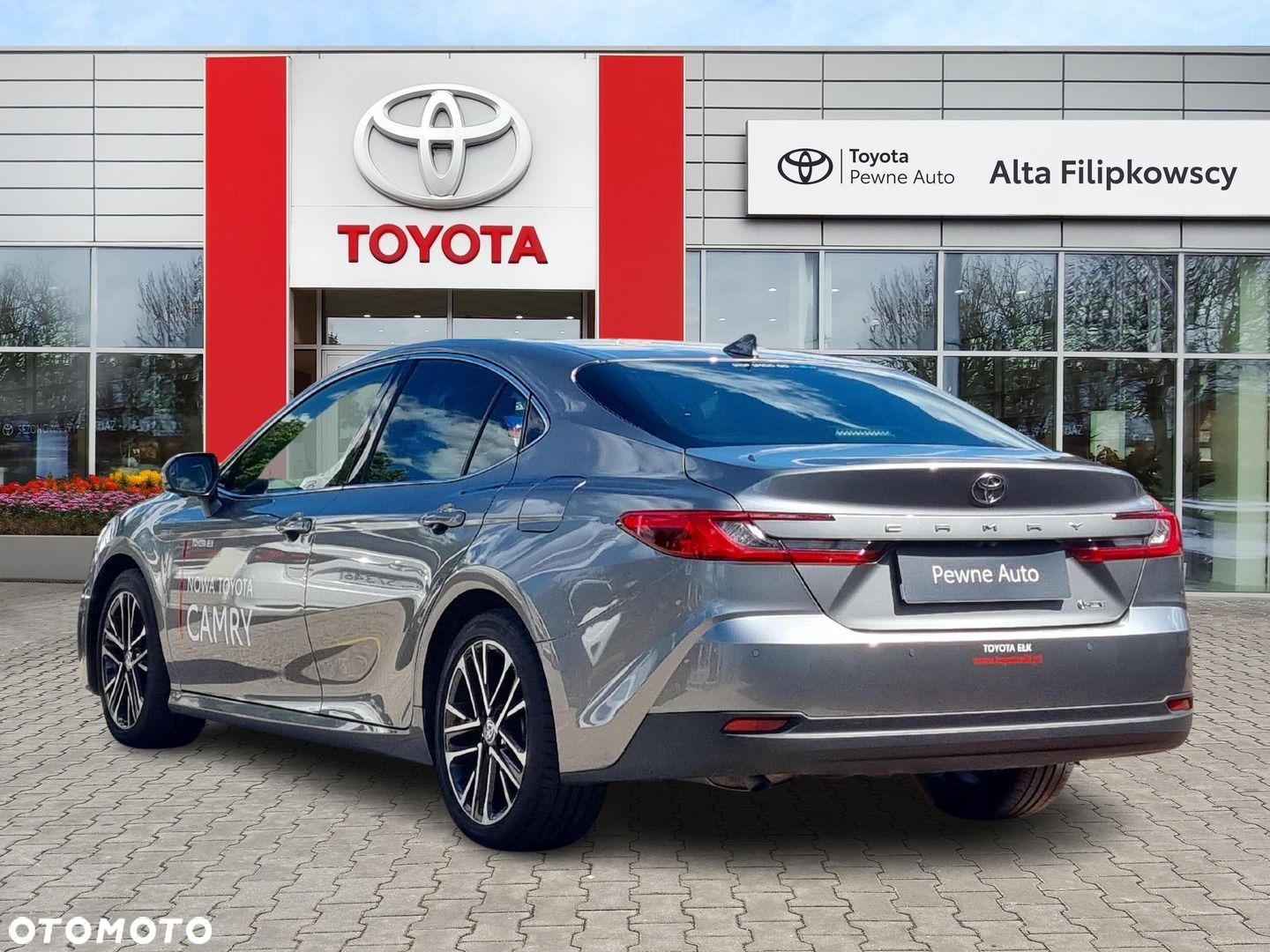 Toyota Camry - 5