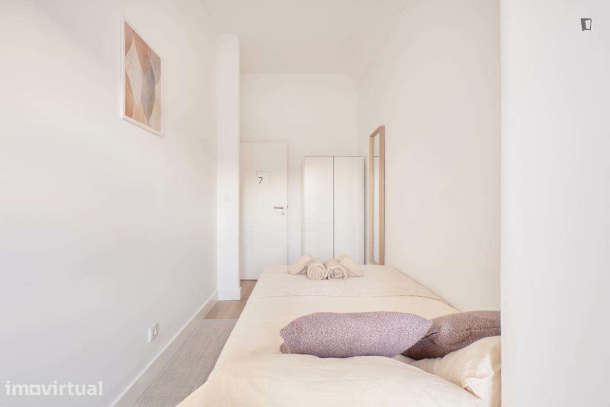 Quarto - localizado em Alameda Lisbon - Grande imagem: 4/38