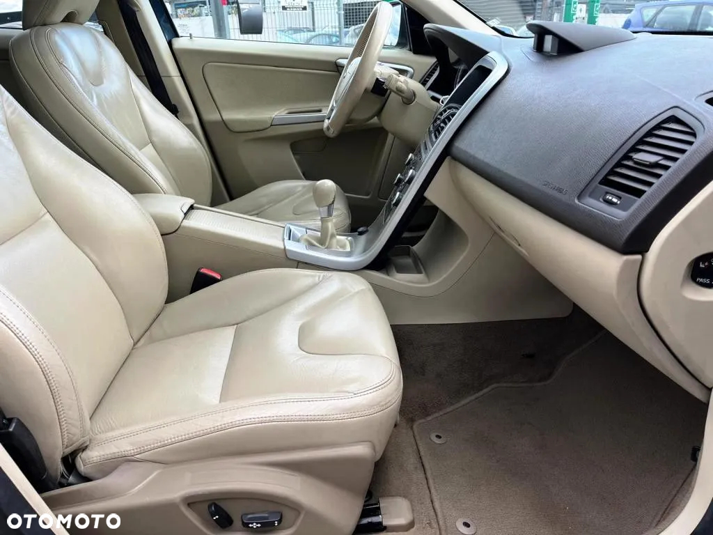Volvo XC 60 D4 Summum - 28