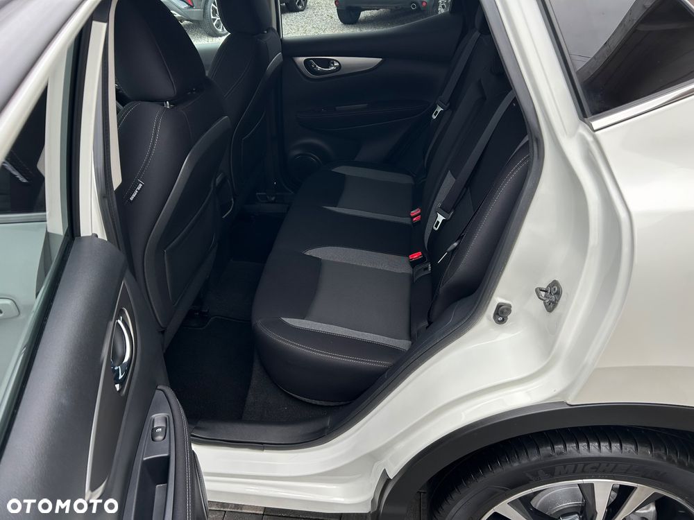Nissan Qashqai 1.6 DIG-T N-Connecta - 14