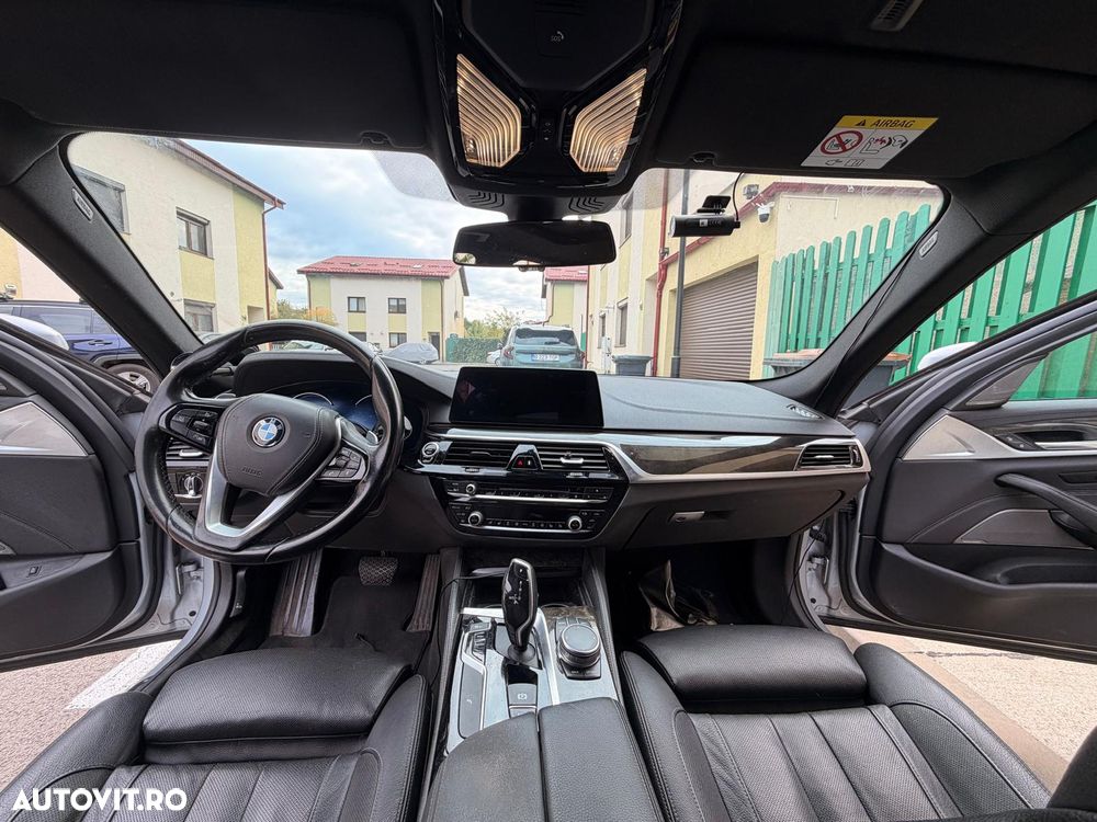 BMW Seria 5 530i xDrive AT - 11