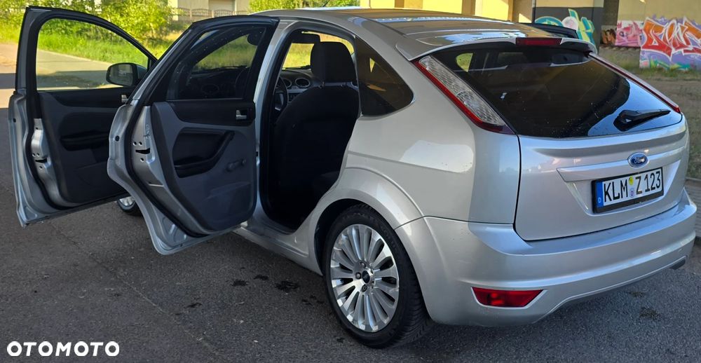 Ford Focus 1.6 Ti-VCT Sport - 17