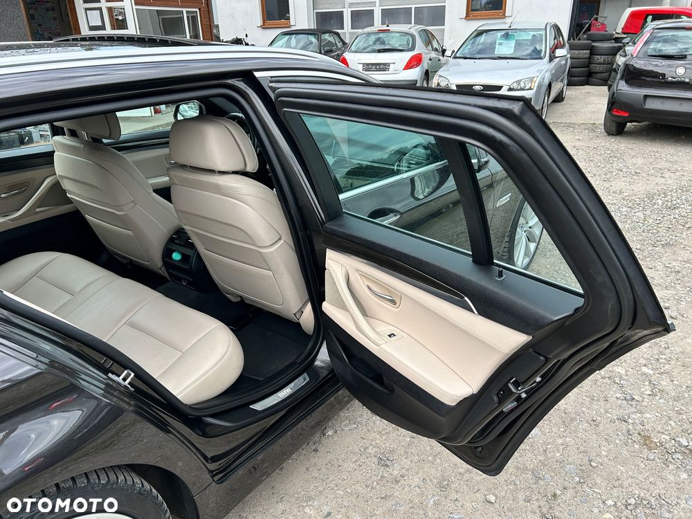 BMW Seria 5 530d Luxury Line - 11