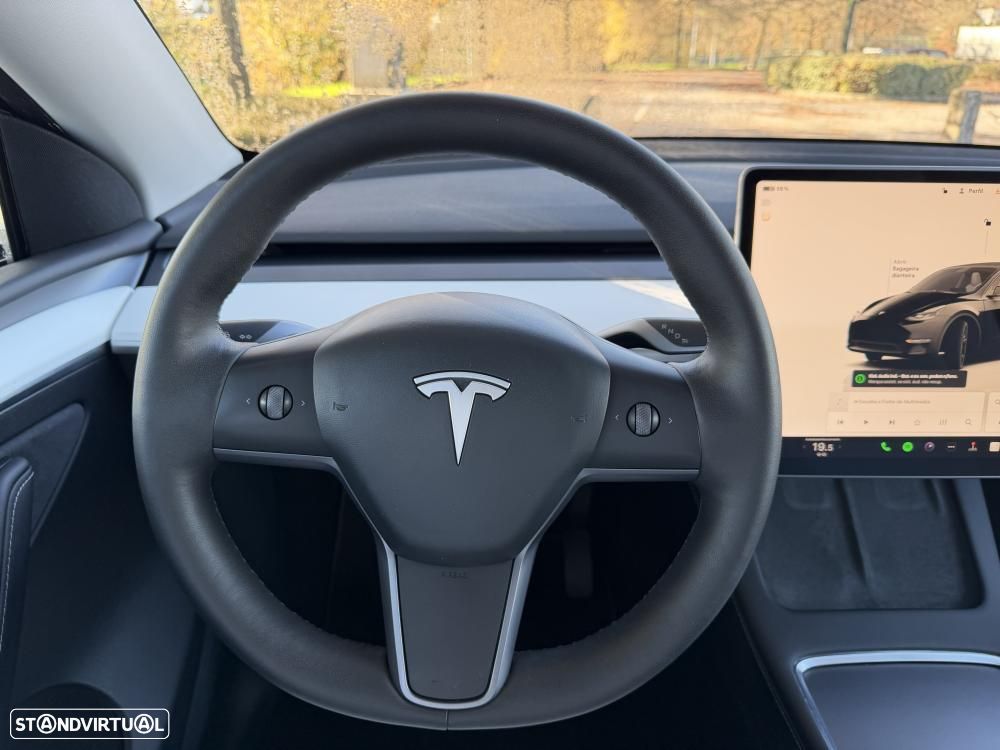 Tesla Model Y Long Range Dual Motor AWD - 27