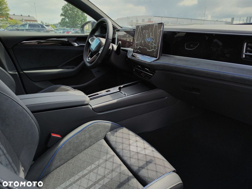 Volkswagen Passat Variant 2.0 TSI R-Line Plus DSG - 10
