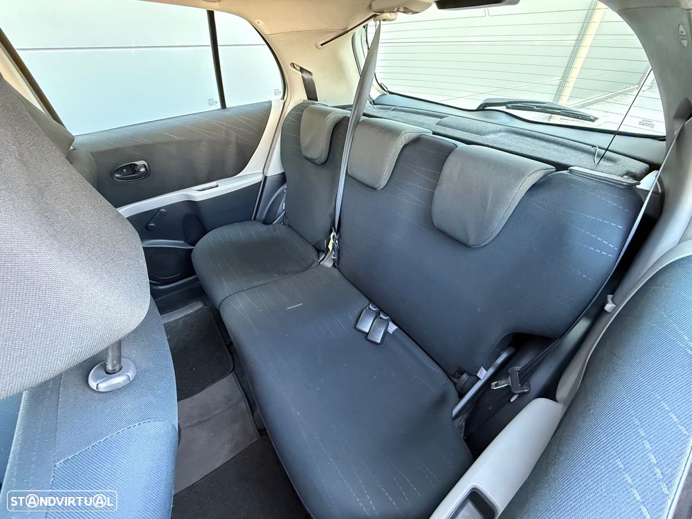 Toyota Yaris 1.0 VVT-i AC Manual - 7
