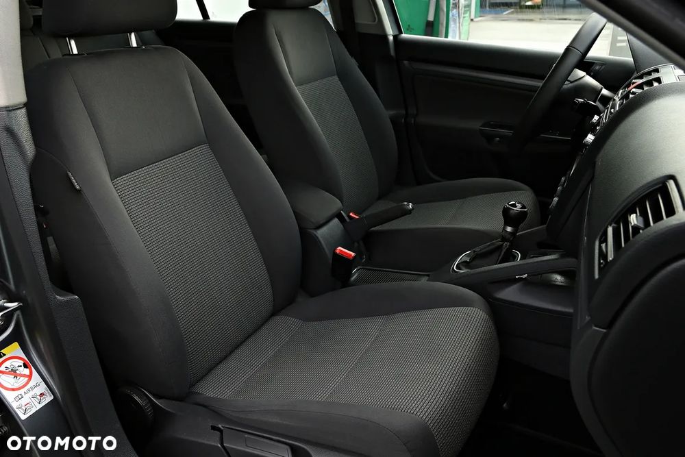 Volkswagen Golf - 28