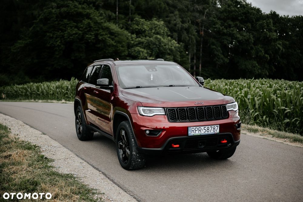 Jeep Grand Cherokee - 23