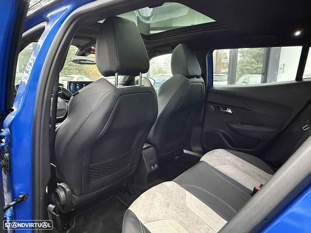 Peugeot e-2008 50 kWh GT - 15