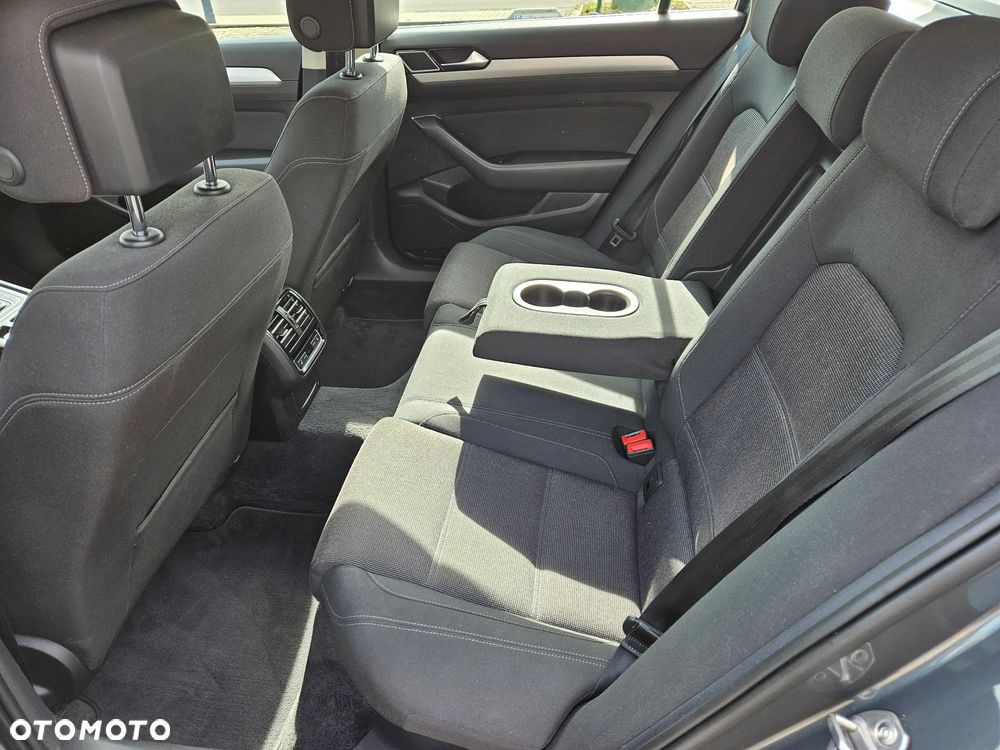 Volkswagen Passat 2.0 TDI (BlueMotion Technology) DSG Highline - 12