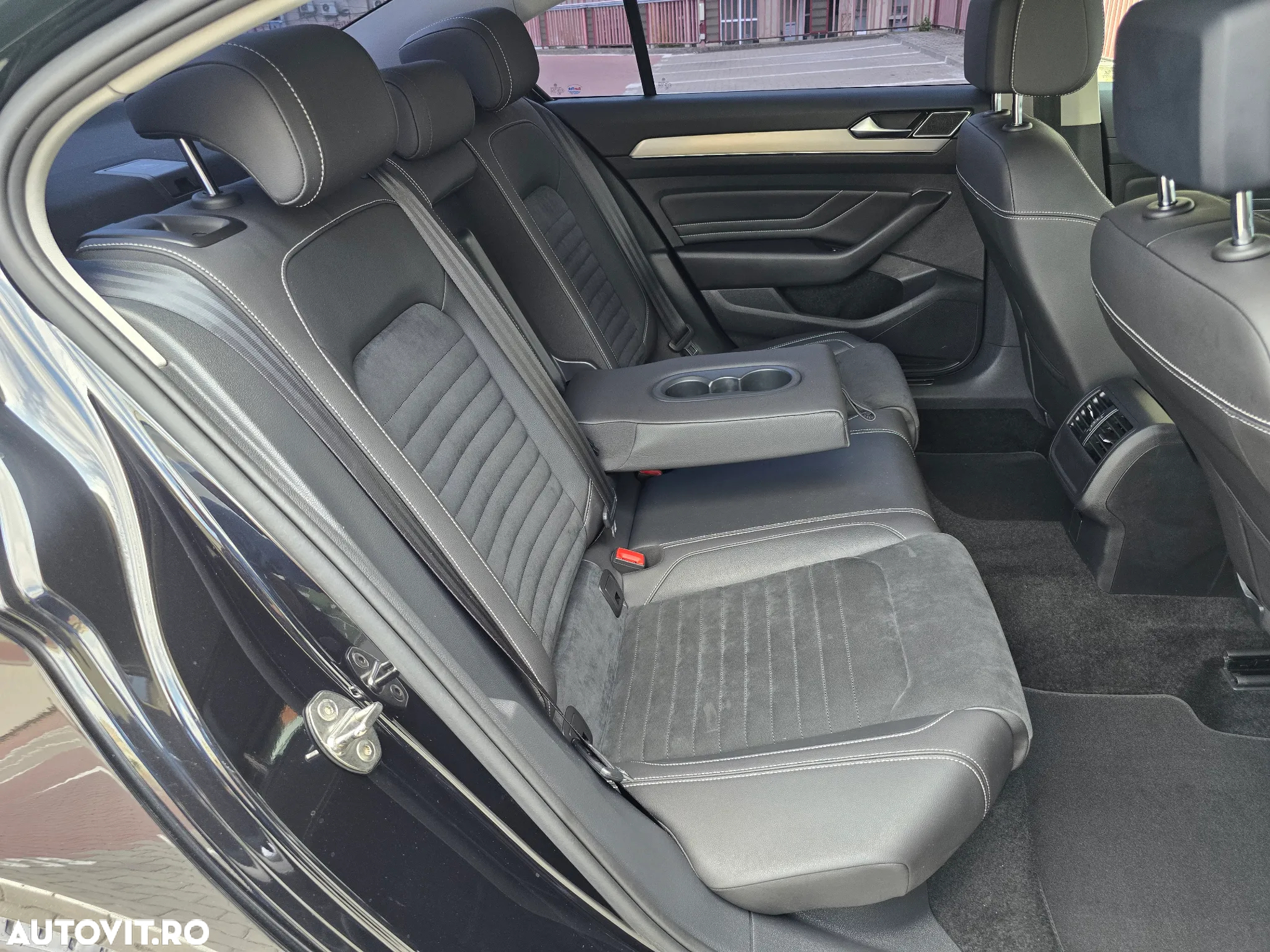 Volkswagen Passat 2.0 TDI DSG Highline - 14