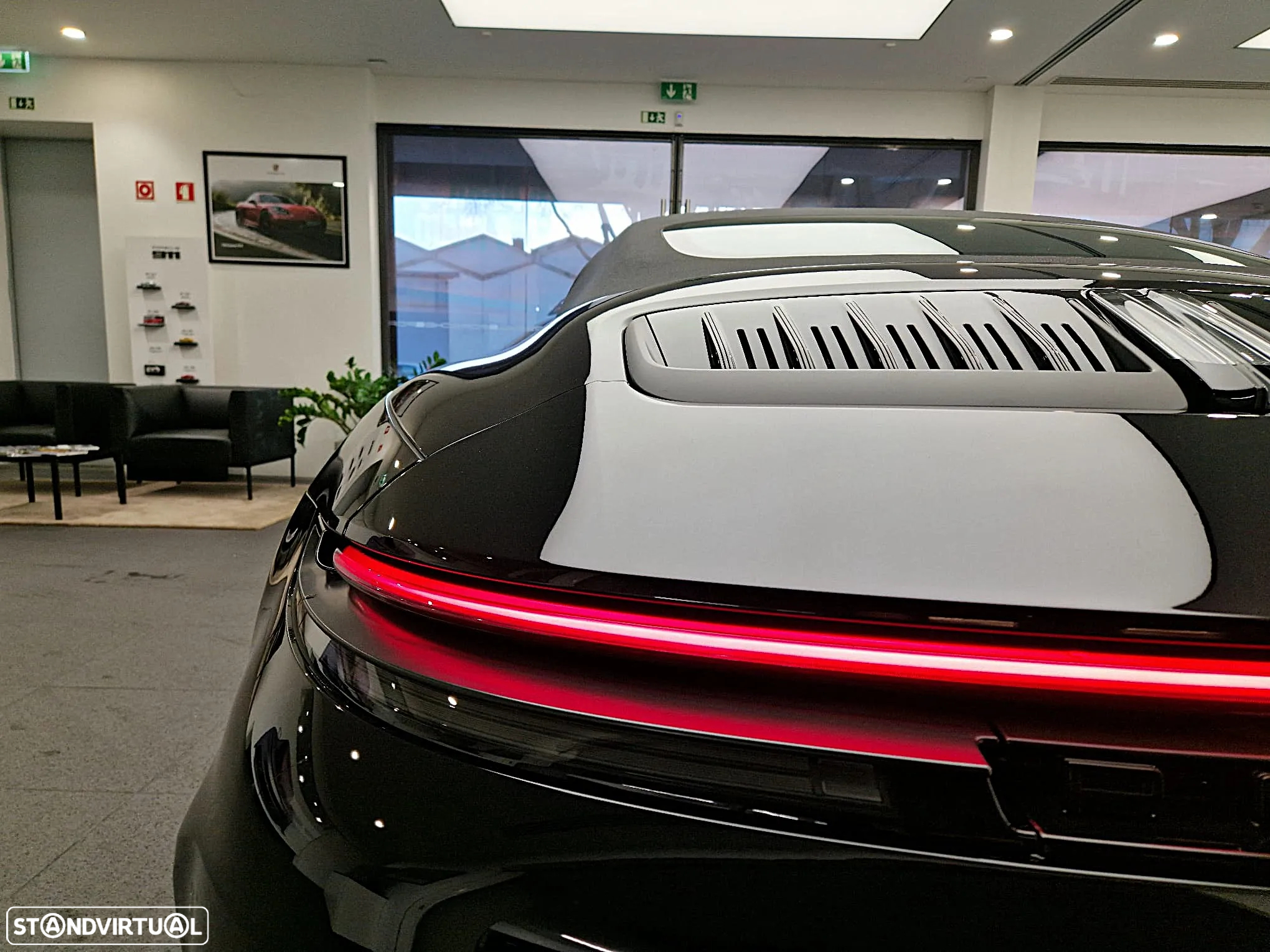 Porsche 911 (992) Carrera - 4