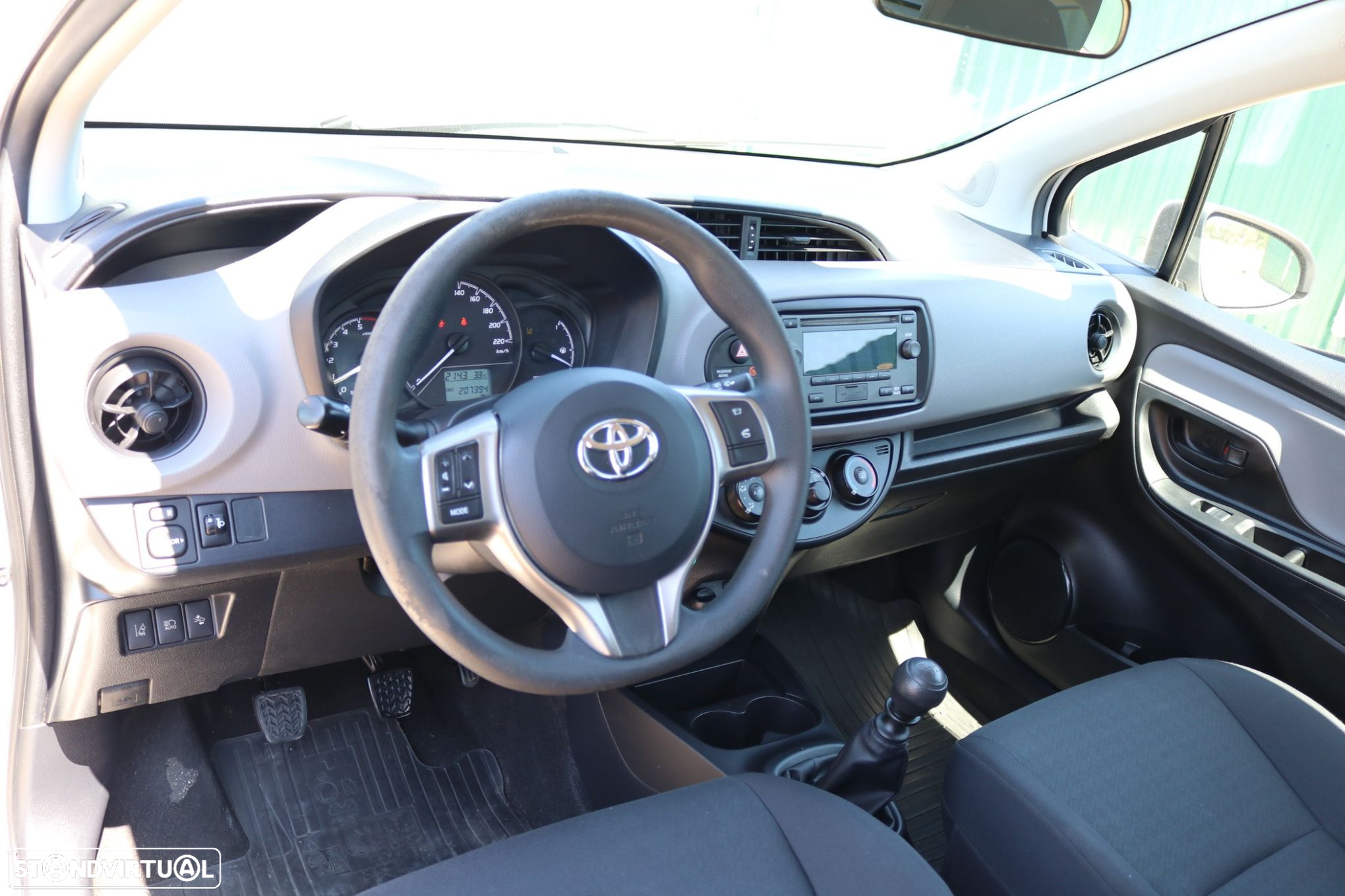 Toyota Yaris 1.4 D-4D BIZZ C/Iva Incluído - 13