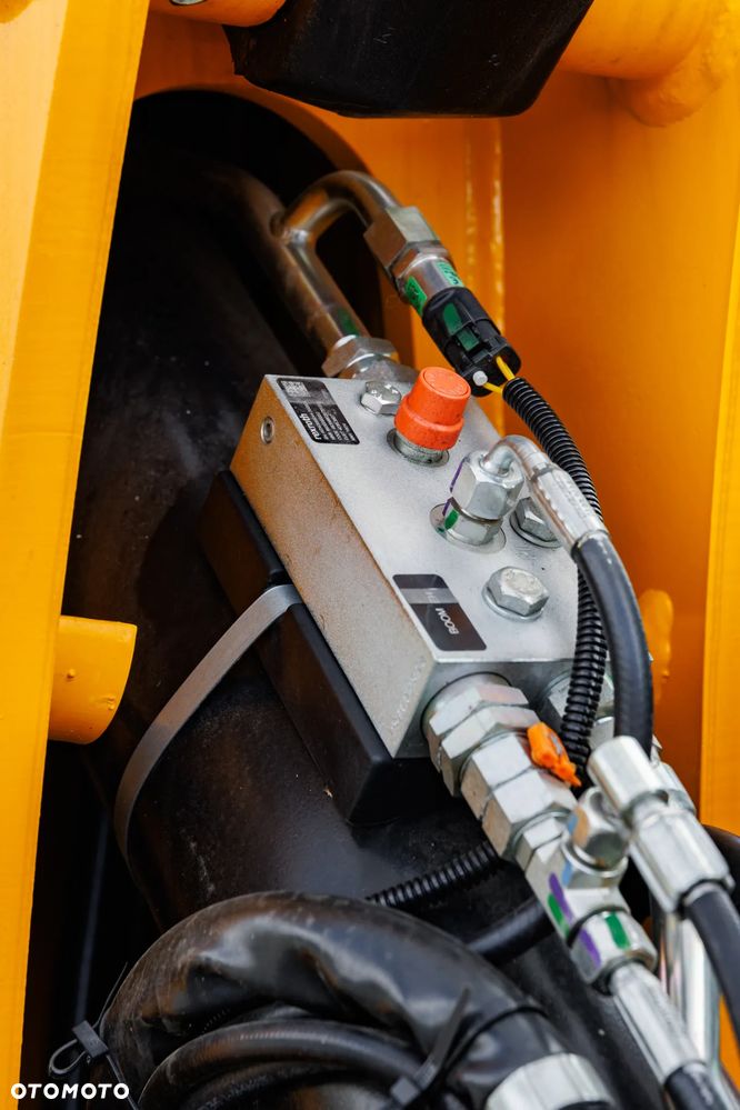 JCB NOWA 0 mtg Koparko-ładowarka 3CX PLUS - 110 KM - 39