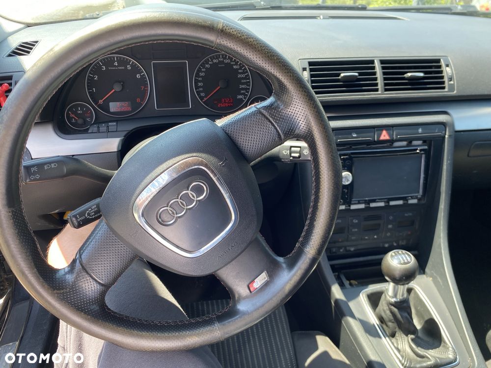 Audi A4 Avant - 4