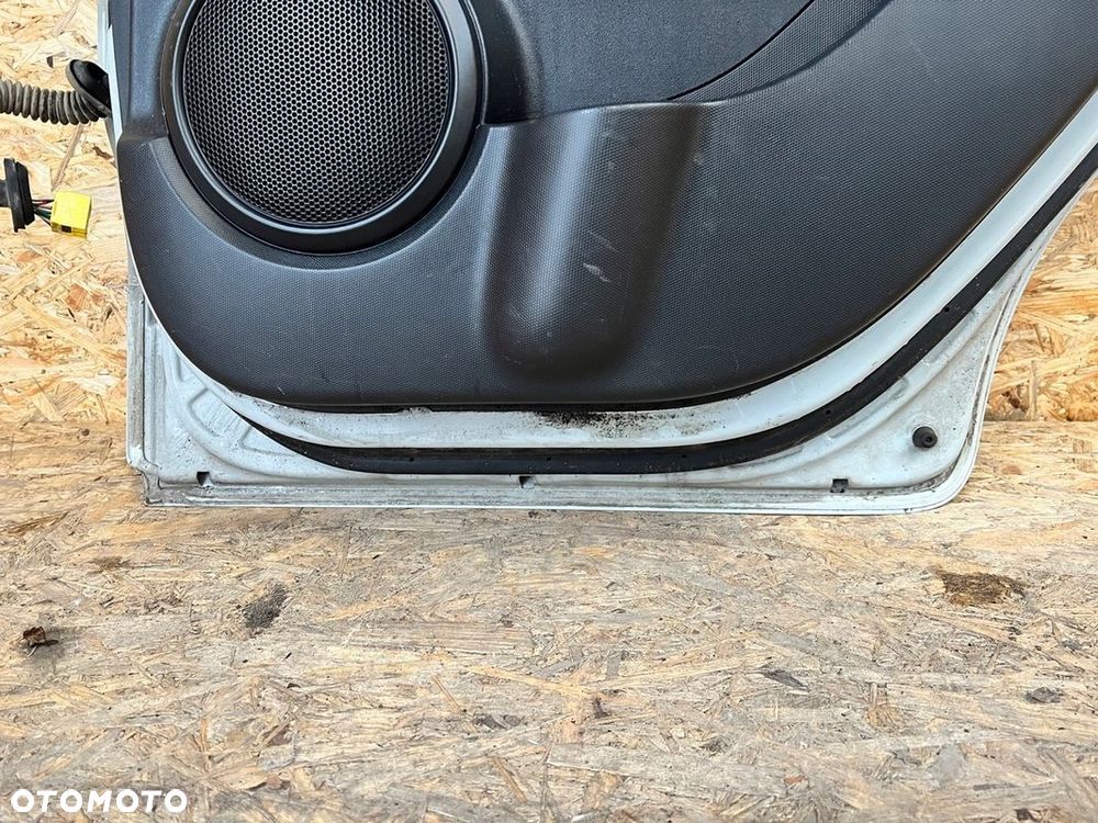 Drzwi TYLNE PRAWE prawy tył KIA SOUL 1 I Kod lakieru: 1H - 10