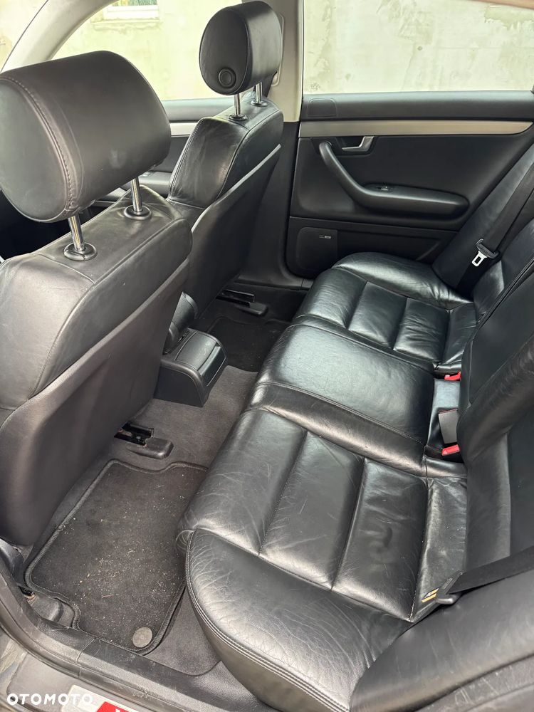 Audi A4 Limousine - 10