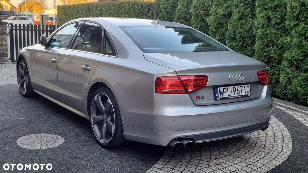 Audi S8 - 6