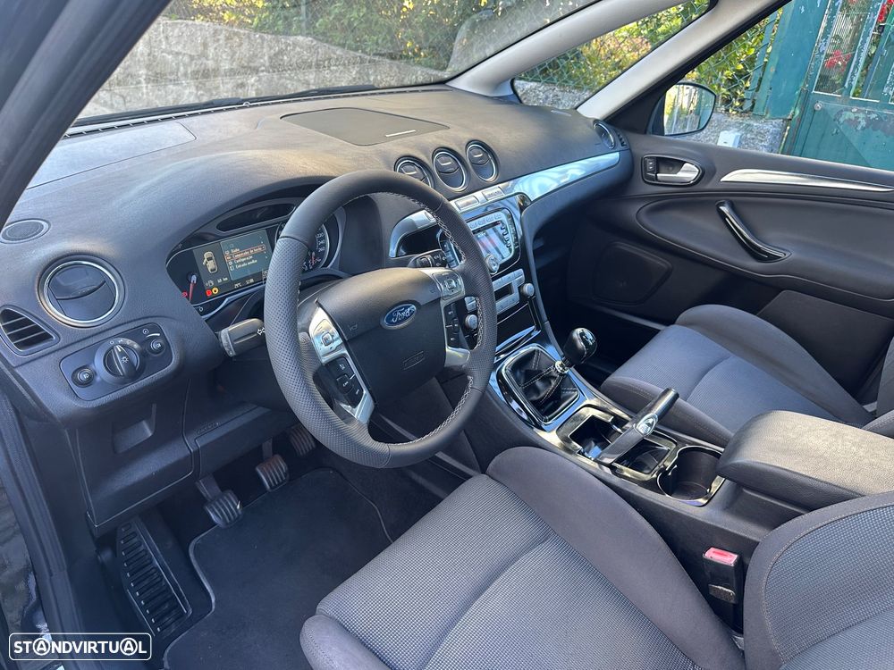 Ford S-Max 2.0 TDCi Titanium 7L - 22