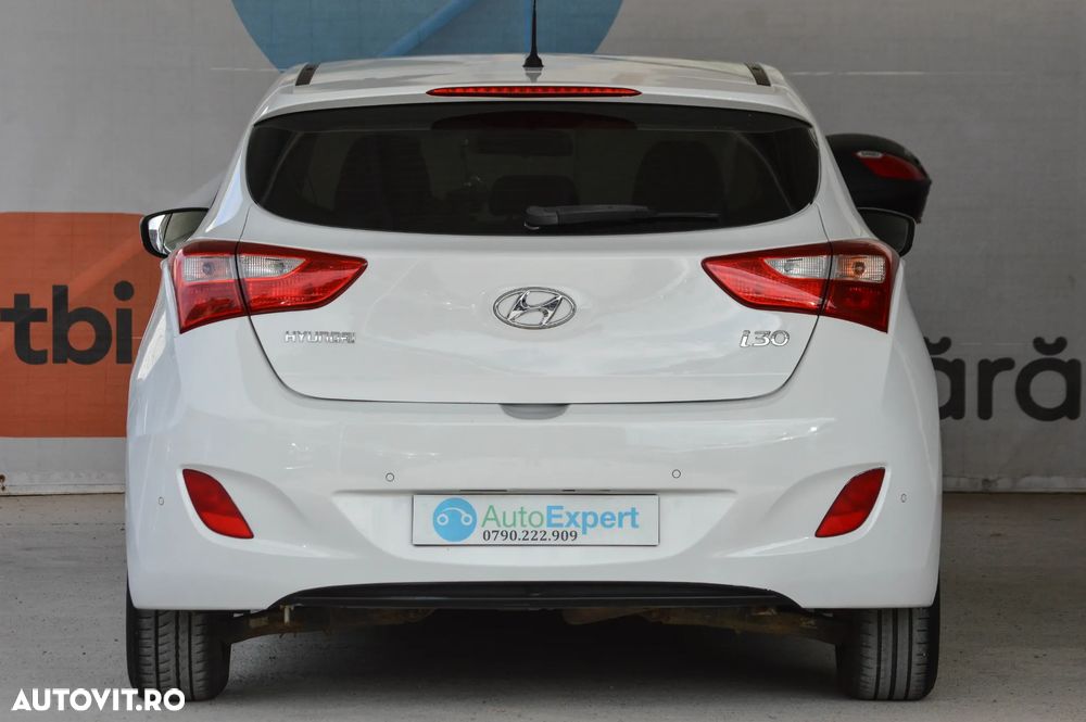 Hyundai i30 1.4 CRDi DPF 5DR Comfort - 24