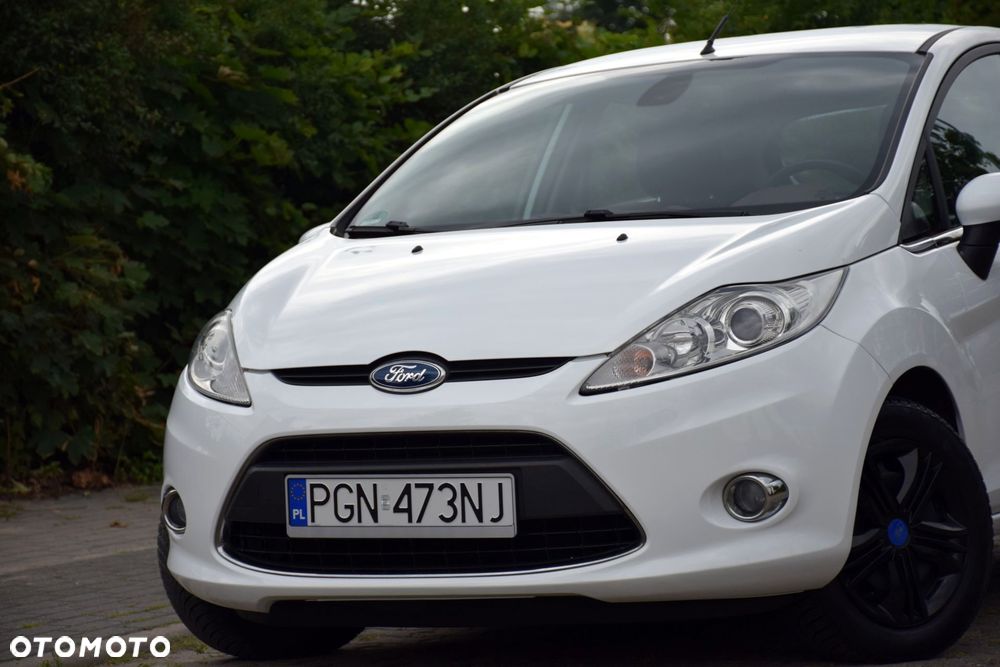 Ford Fiesta 1.25 Celebration - 1