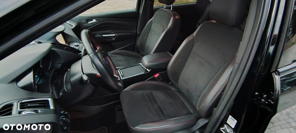 Ford Kuga 1.5 EcoBoost 2x4 ST-Line - 31